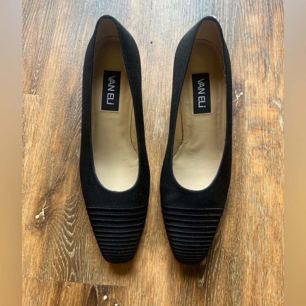 Vaneli Black Heels